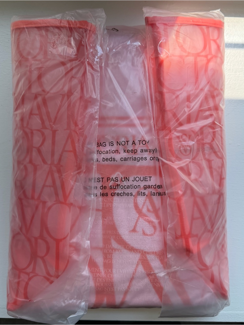 NWT Victoria’s Secret Summer Mesh Tote and Beach Towel Set - Picture 7 of 7